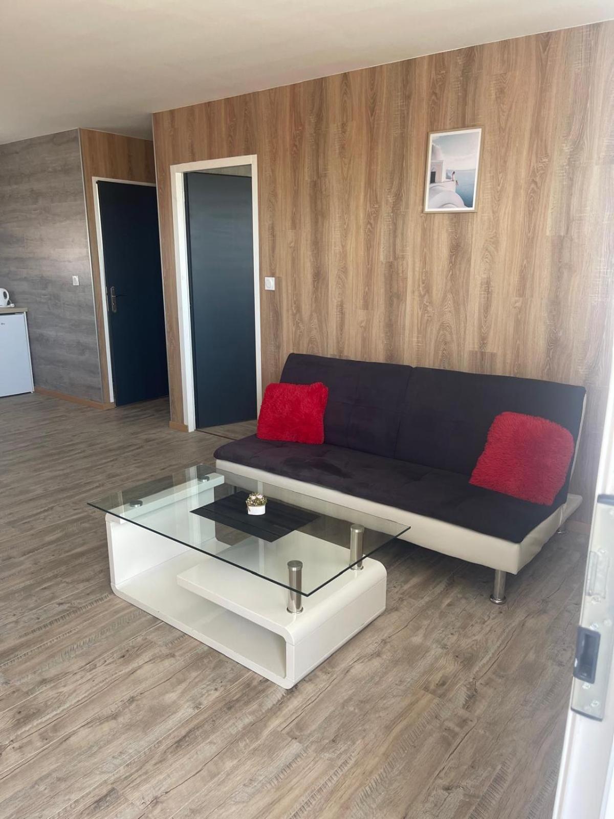 - Location Saisonniere