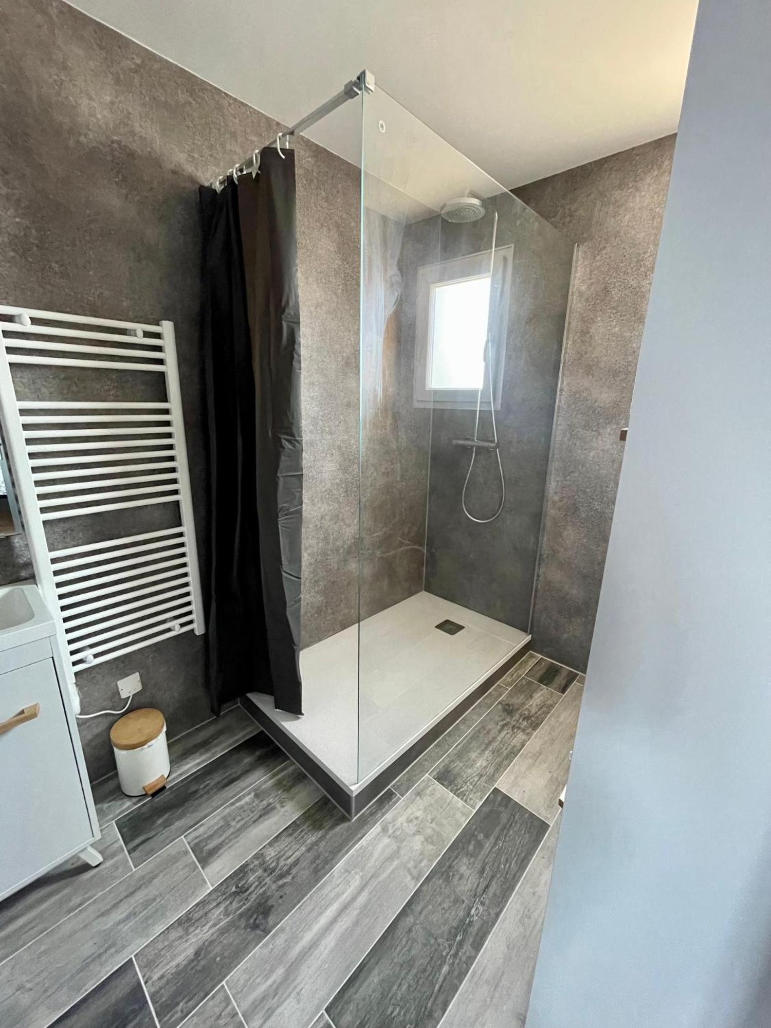 - Location Saisonniere Apartment